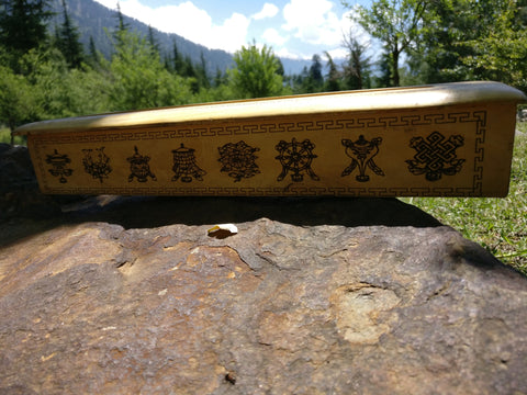 Incense holder with 8 auspicious buddhist symbols